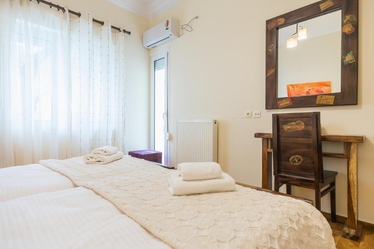 Family House Next To Acropolis Bed and Breakfast Aten Exteriör bild